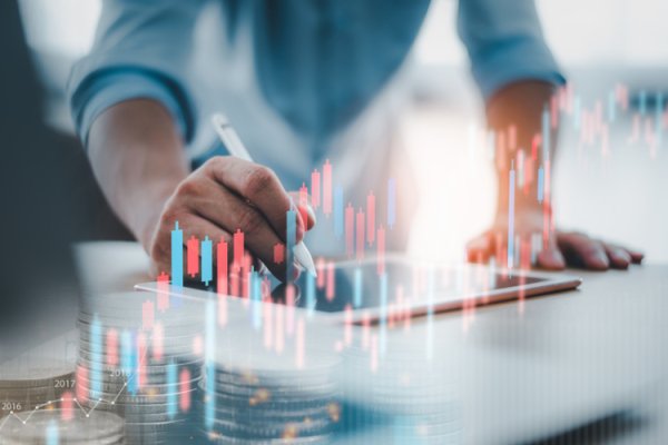 股鑫所 AI投资升温 7家基金公司布局人工智能主题基金