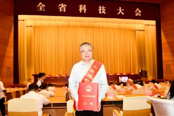 鼎冠配资 获省最高奖！这位教授以匠心奏响解析数论的强音